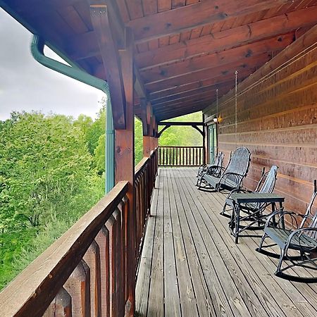 The Great Escape Ii, 5 Bedrooms, Sleeps 17, Game Room, Pool Access, Theater Гатлинбург Экстерьер фото
