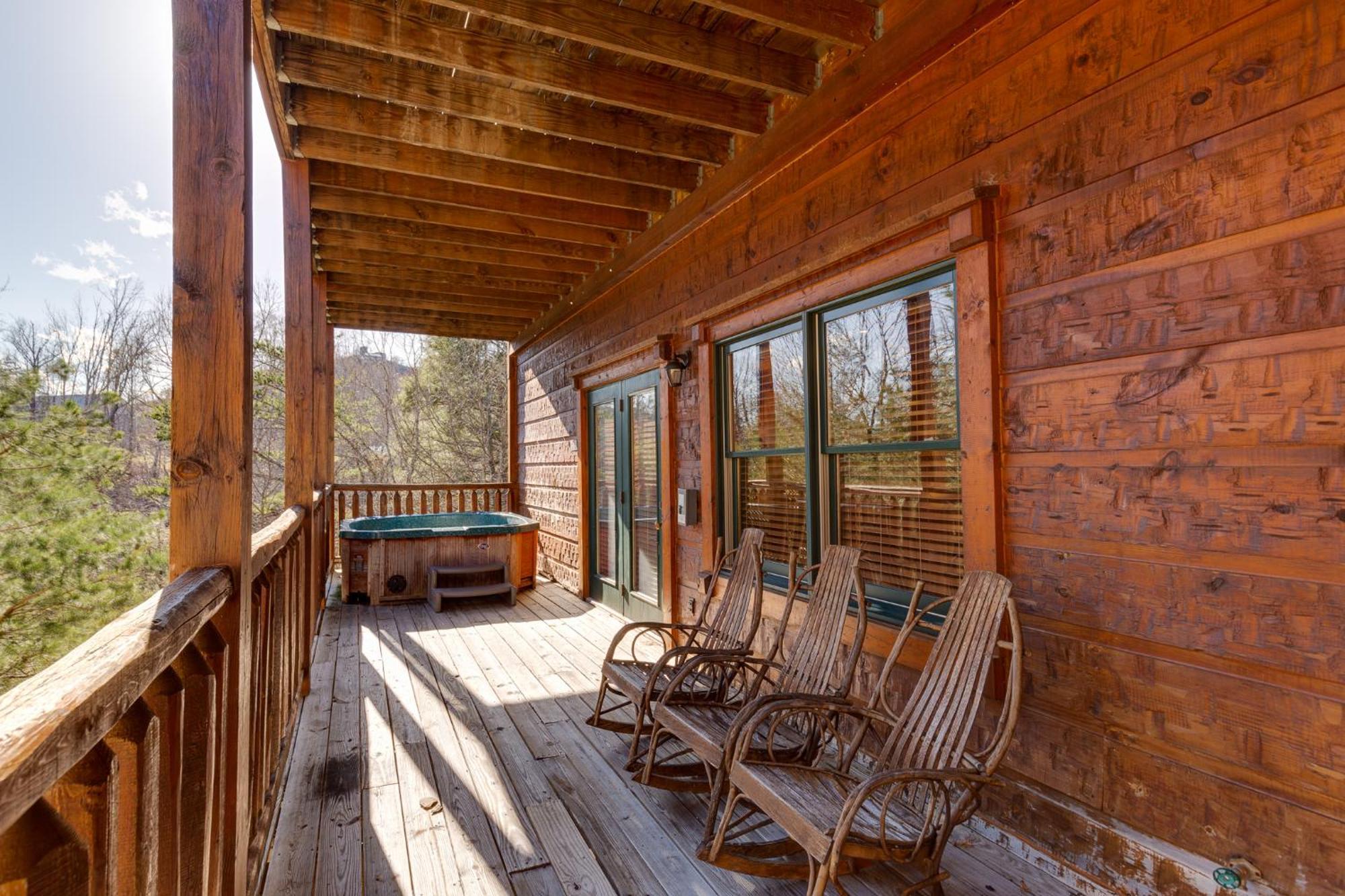The Great Escape Ii, 5 Bedrooms, Sleeps 17, Game Room, Pool Access, Theater Гатлинбург Экстерьер фото