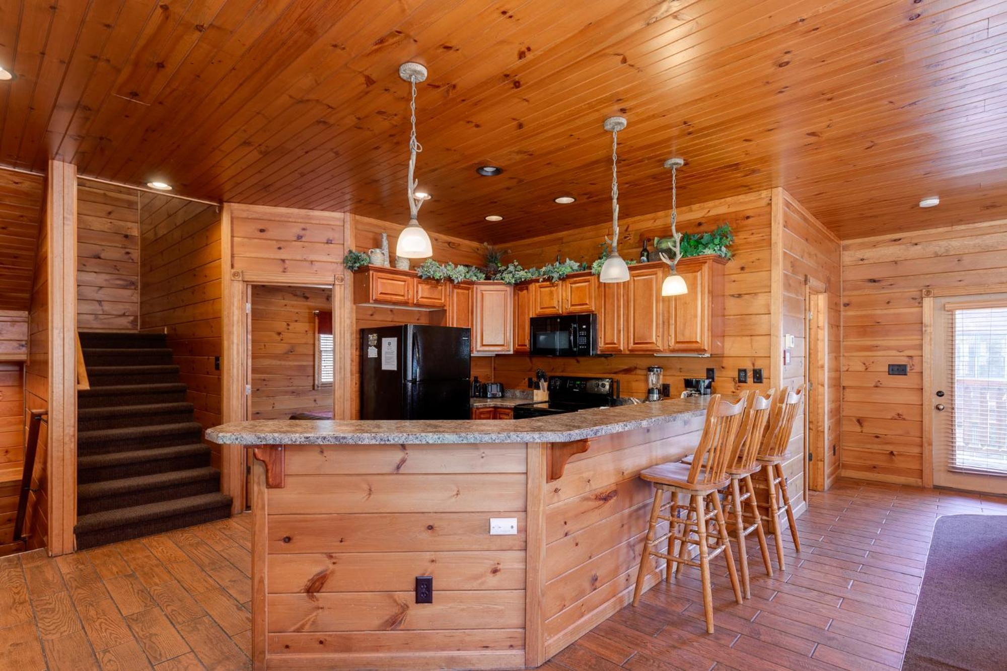 The Great Escape Ii, 5 Bedrooms, Sleeps 17, Game Room, Pool Access, Theater Гатлинбург Экстерьер фото
