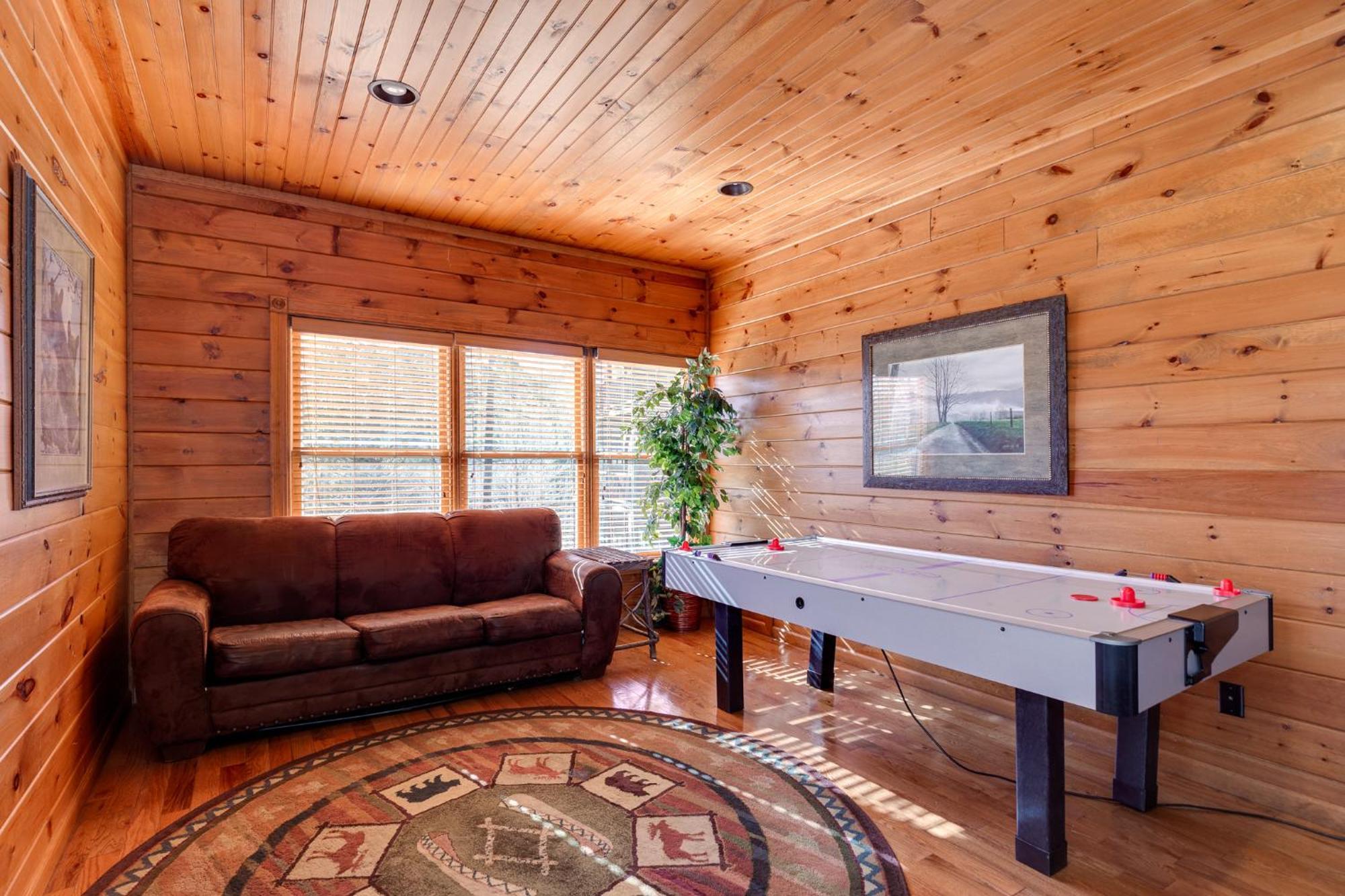 The Great Escape Ii, 5 Bedrooms, Sleeps 17, Game Room, Pool Access, Theater Гатлинбург Экстерьер фото