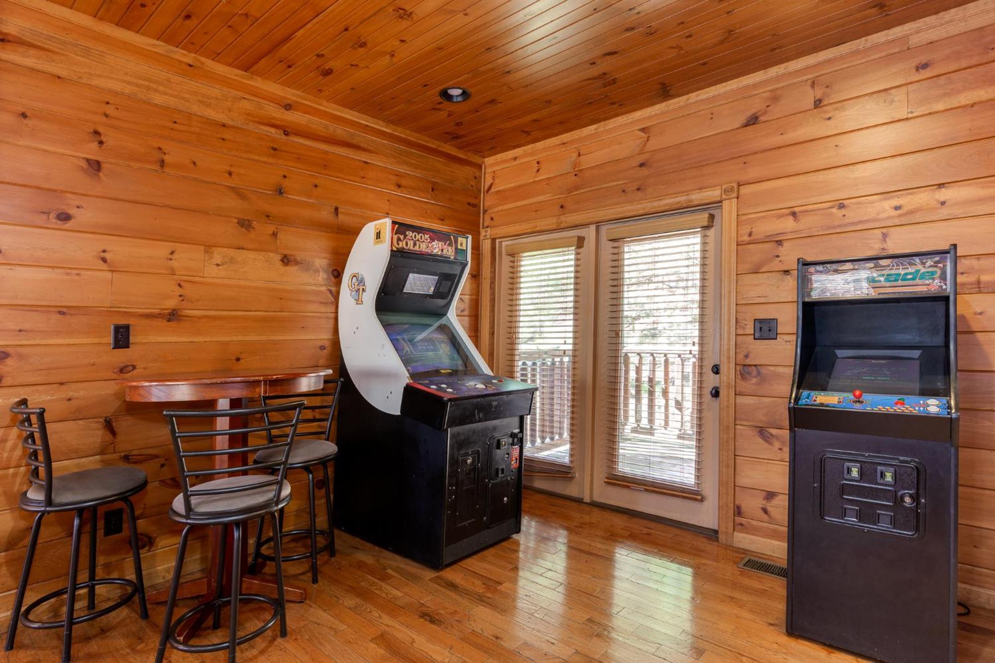 The Great Escape Ii, 5 Bedrooms, Sleeps 17, Game Room, Pool Access, Theater Гатлинбург Экстерьер фото