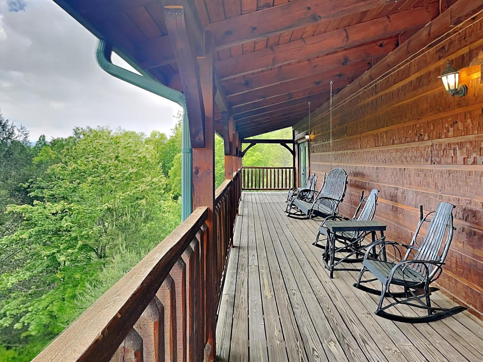 The Great Escape Ii, 5 Bedrooms, Sleeps 17, Game Room, Pool Access, Theater Гатлинбург Экстерьер фото