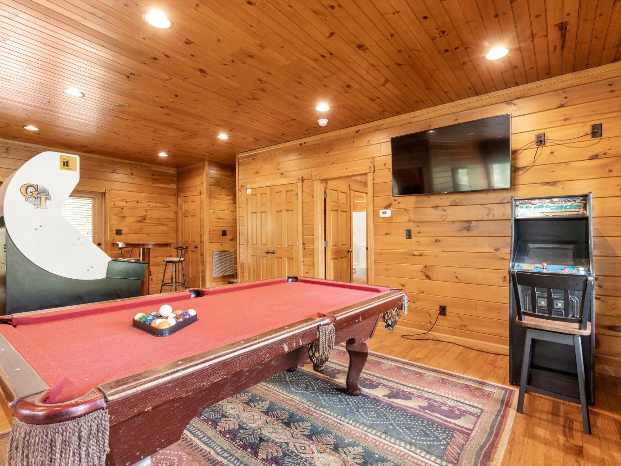 The Great Escape Ii, 5 Bedrooms, Sleeps 17, Game Room, Pool Access, Theater Гатлинбург Экстерьер фото